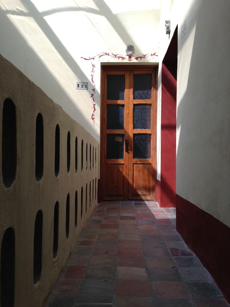 פואבלה Hotel Casa De La Palma Travel מראה חיצוני תמונה