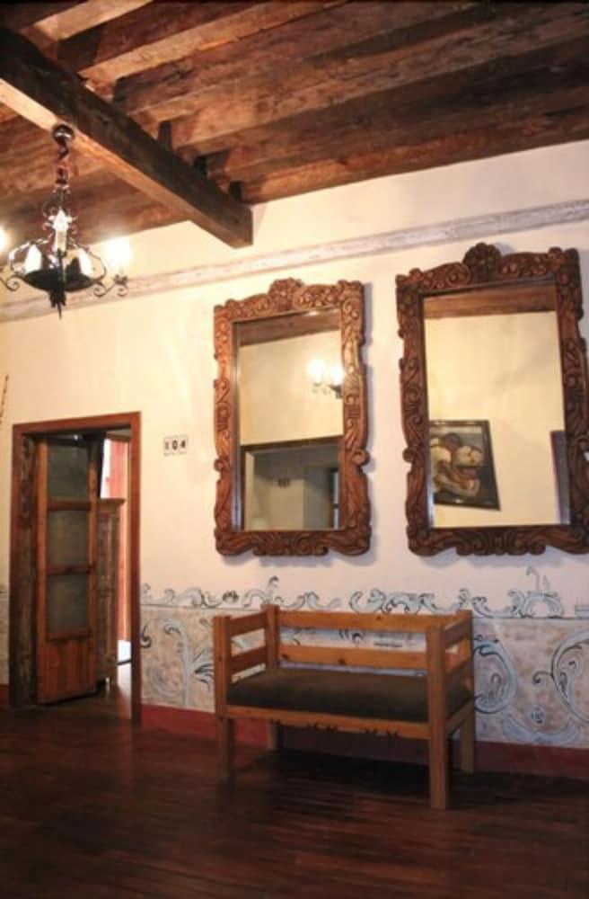 פואבלה Hotel Casa De La Palma Travel מראה חיצוני תמונה